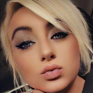 Meet your Posher, Celeste